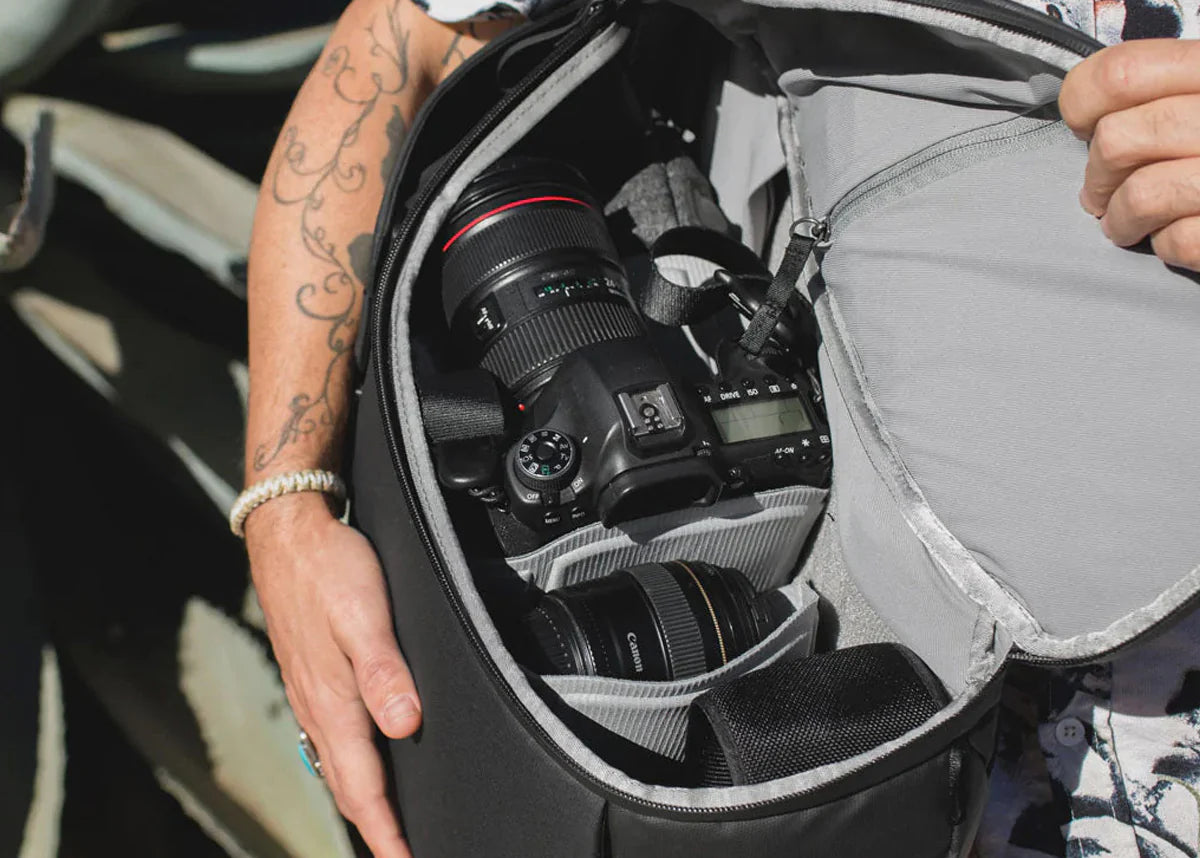 UBCO Peak Design 20L Everyday Backpack with camera compartment