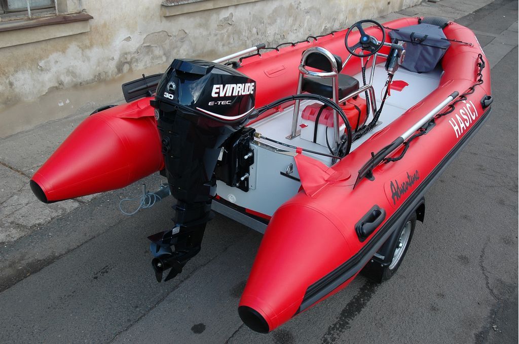 Boat Adventure Master M-470 Red Back