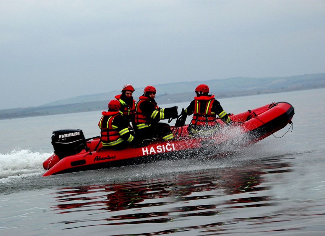 Boat Adventure Master M-470 Side