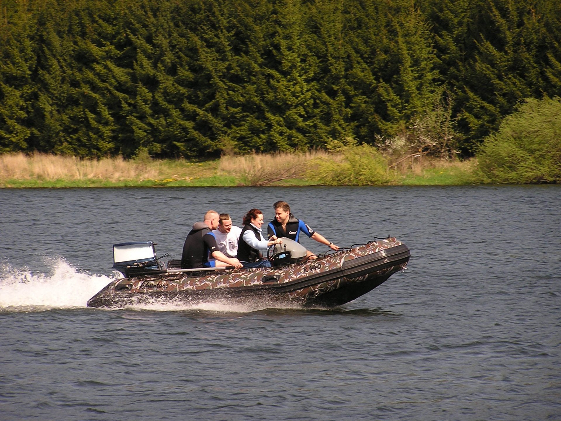 Boat Adventure Rubicon R-440 on Water