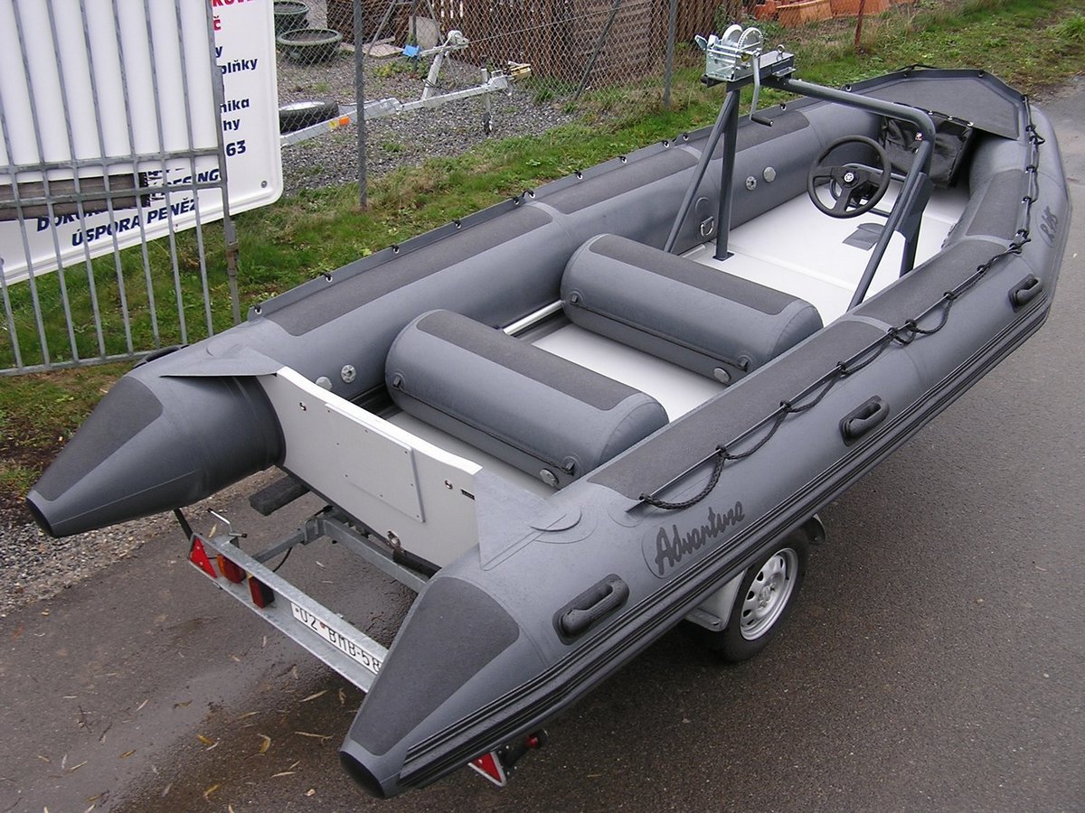 Boat Adventure Rubicon R-495 Trailer