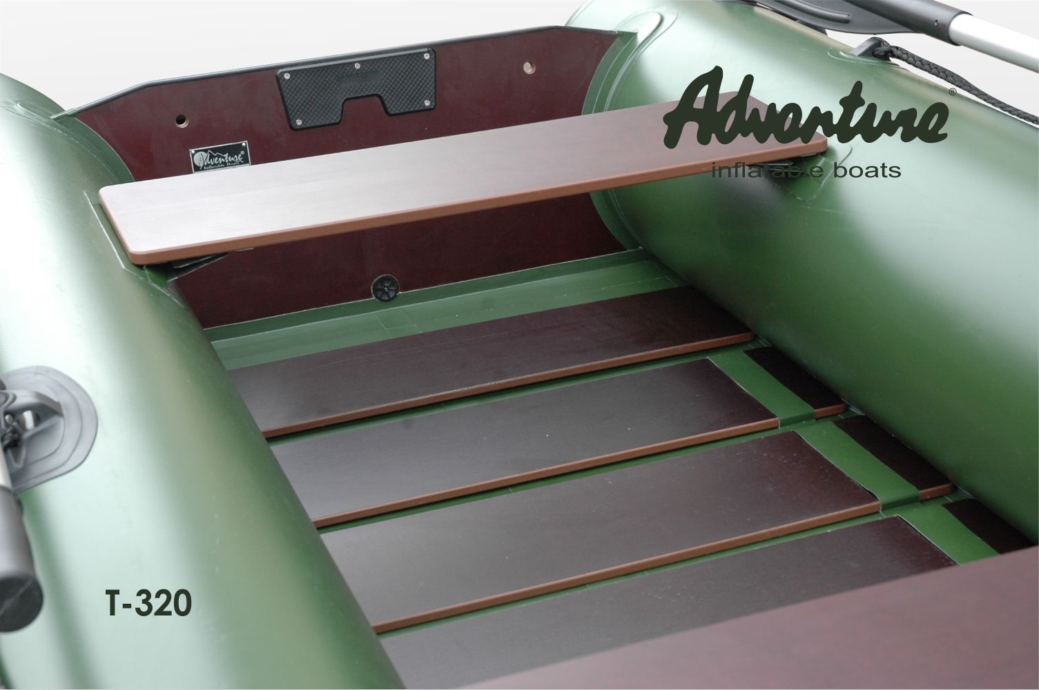 Boat Adventure Travel T-320 Back