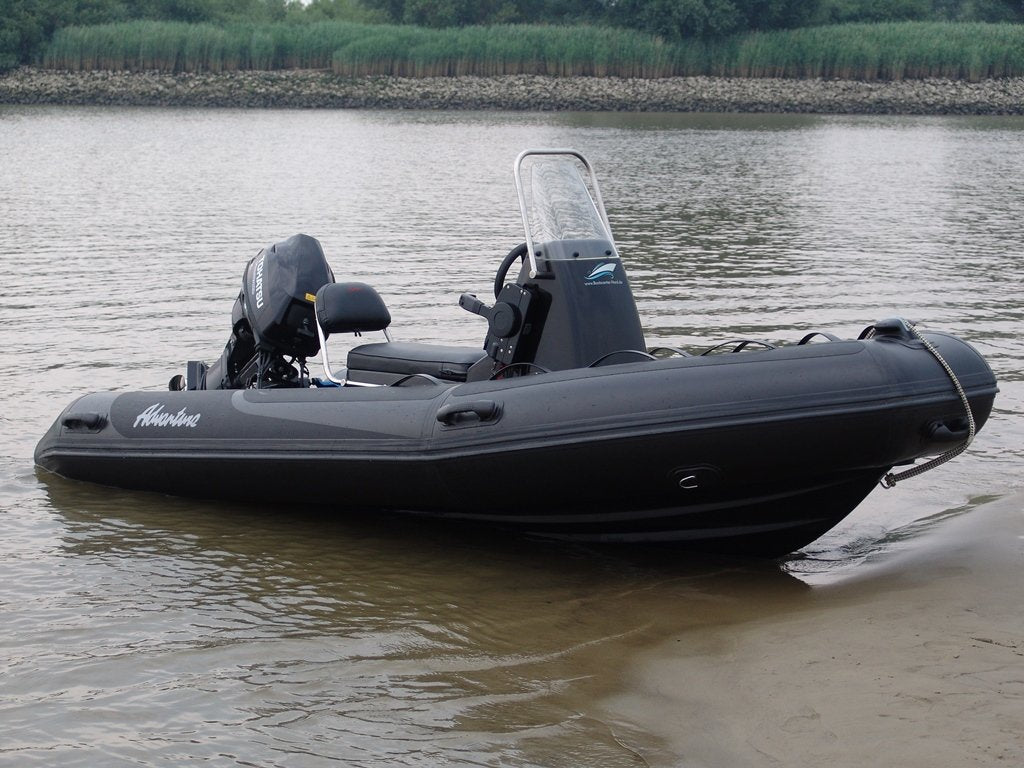 Boat Adventure Vesta V-380 on Water