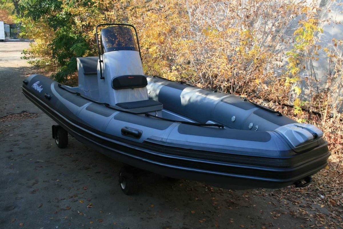 Boat Adventure Vesta V-585 Front