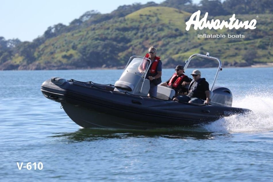 Boat Adventure Vesta V-610 on Water