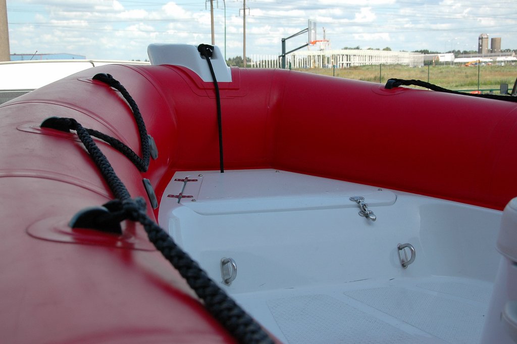 Boat Adventure Vesta V-650 Bow