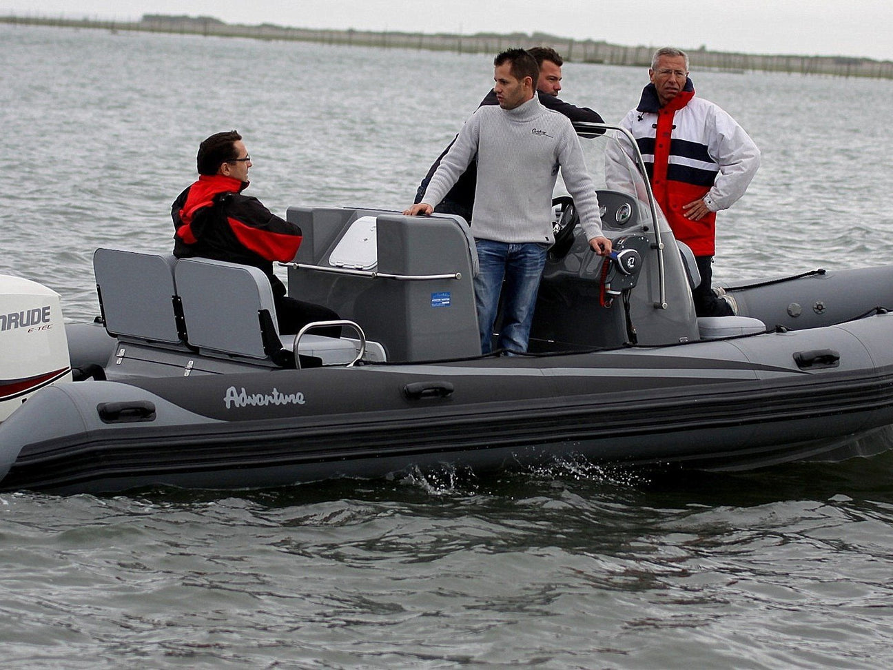 Boat Adventure Vesta V-650 Side