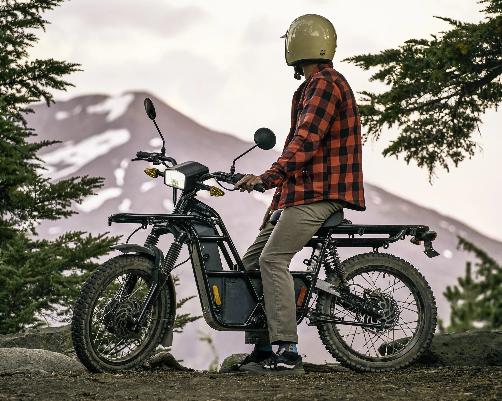 UBCO Adventure eBike 2x2 (Black) neer the big mountain