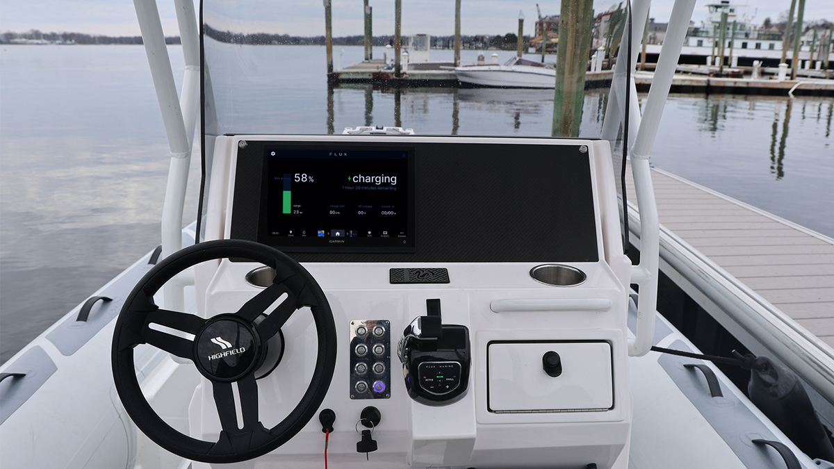 Flux Marine Highfield Sport 660 Console