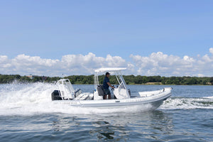 Flux Marine Highfield Sport 660 on Water