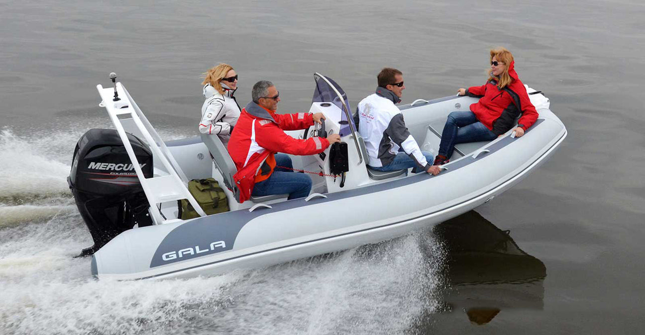GALA Atlantis A450L on Water
