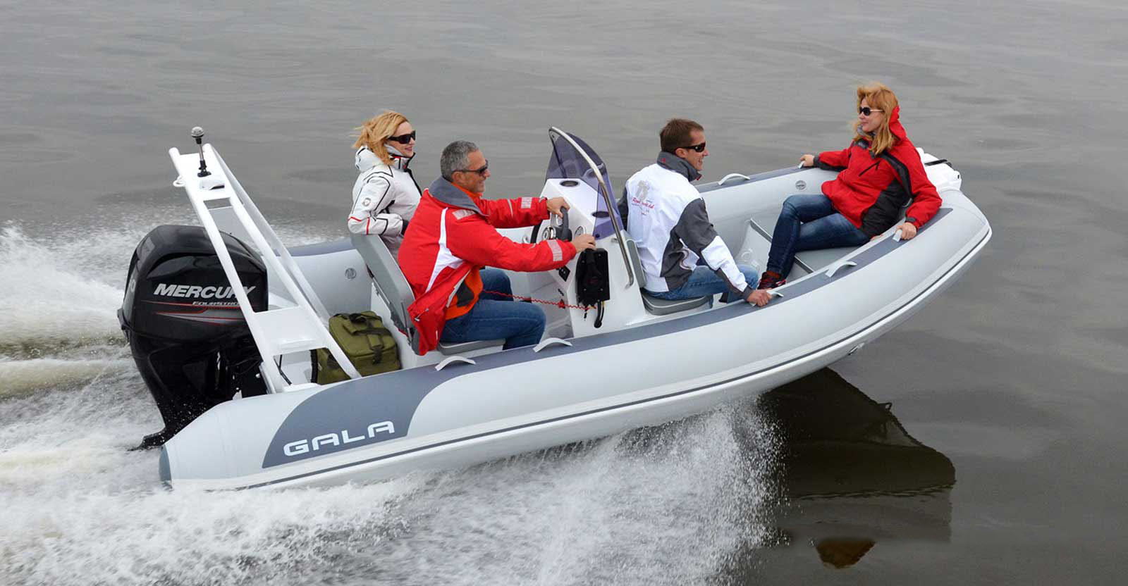 GALA Atlantis A450L on Water