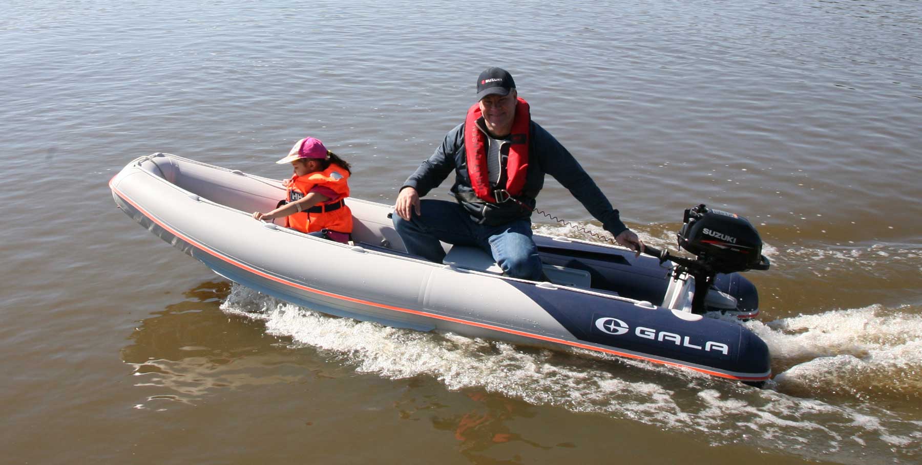 GALA Challenger C320 on Water