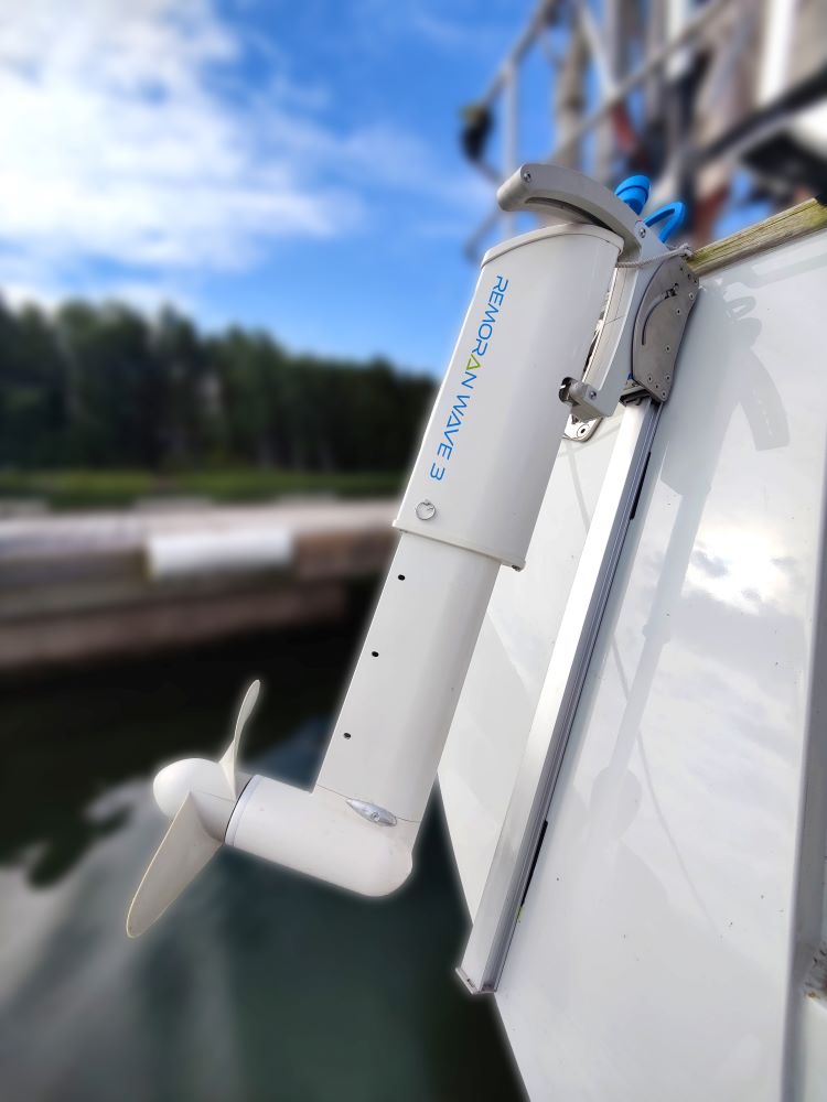 Remoran EasyLift with Outboard