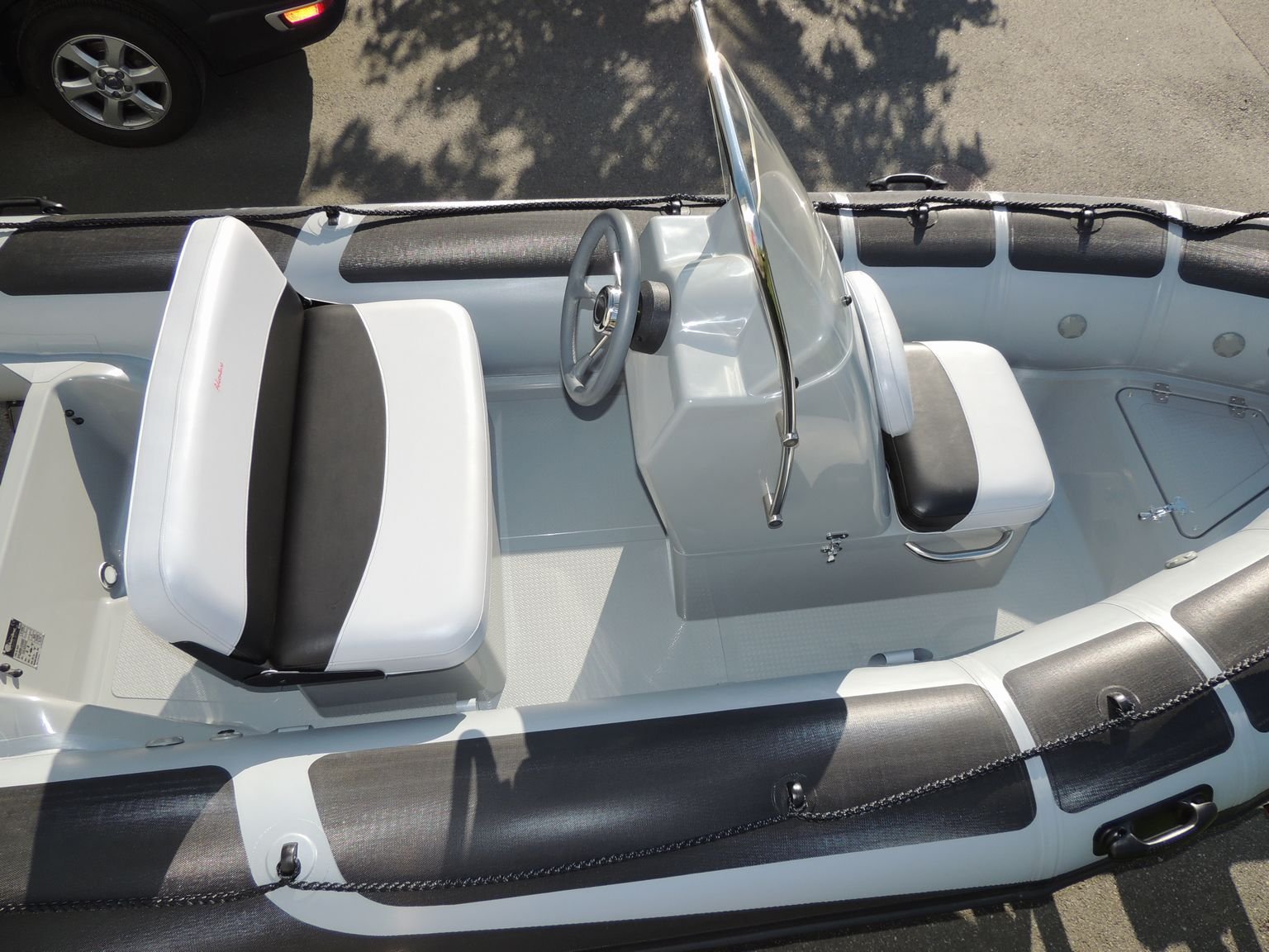 Driver`s seat of the Rigid Inflatable Boat Adventure Vesta V-450