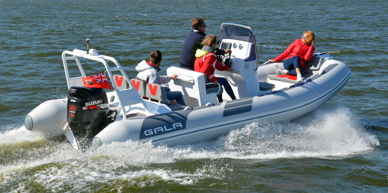 GALA Viking V580 on Water