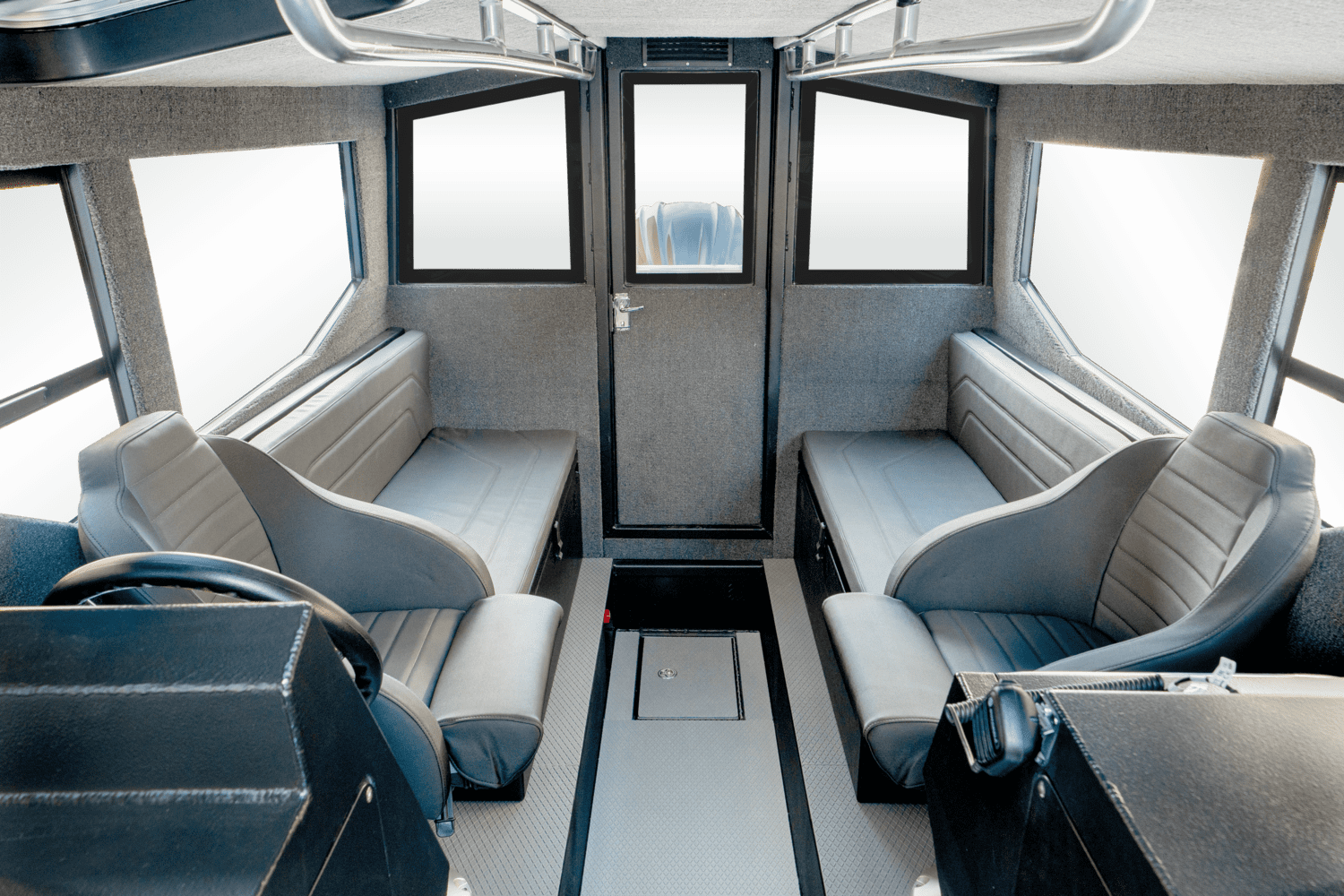 Aluminum boat UMS 700HT 23.5ft (View from the inside)