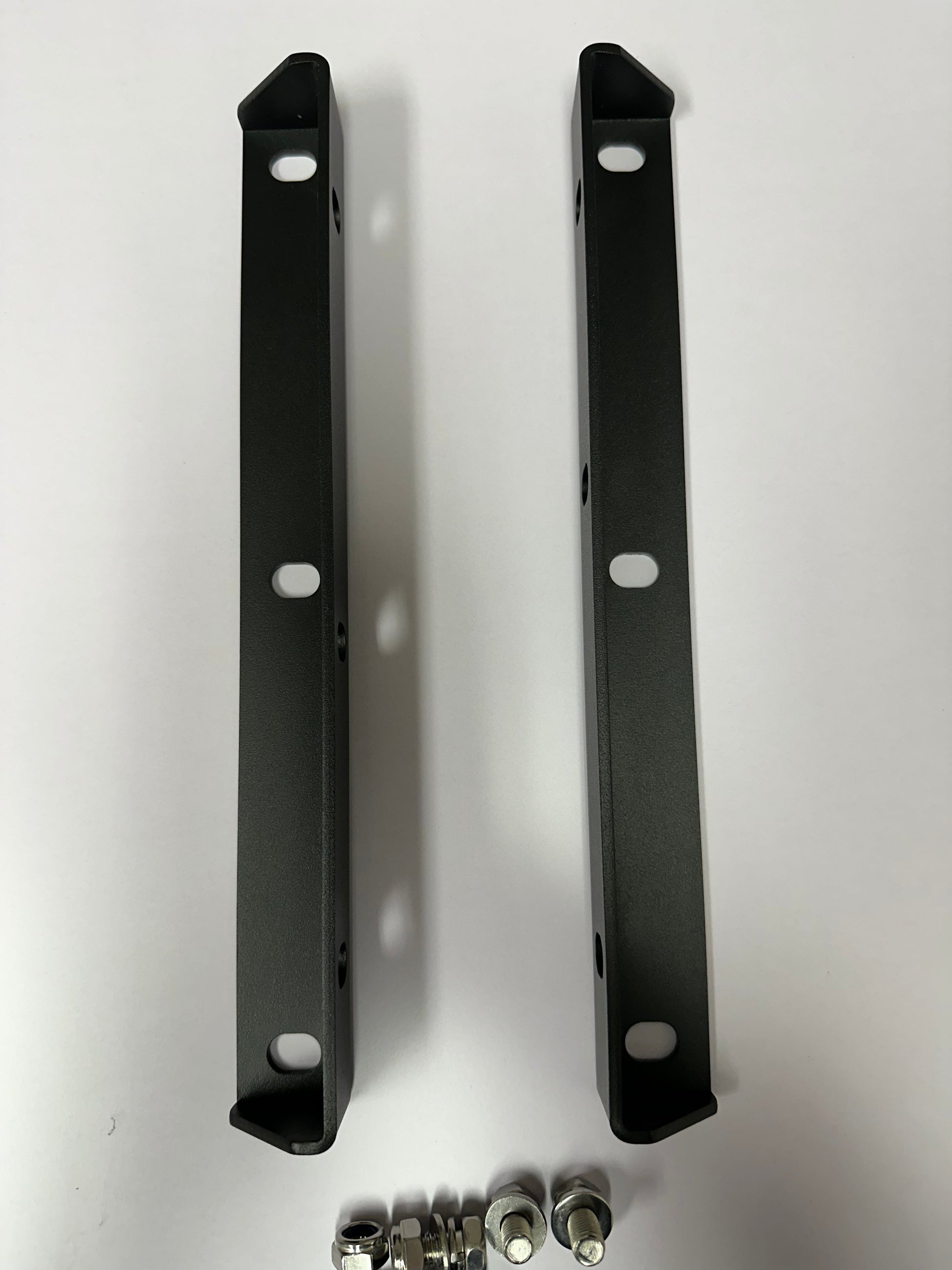 Shop Epoch Batteries mounting hardware for 12V 460Ah at Crabzz. Essential and reliable, with delivery across Ontario and Canada. Buy now!