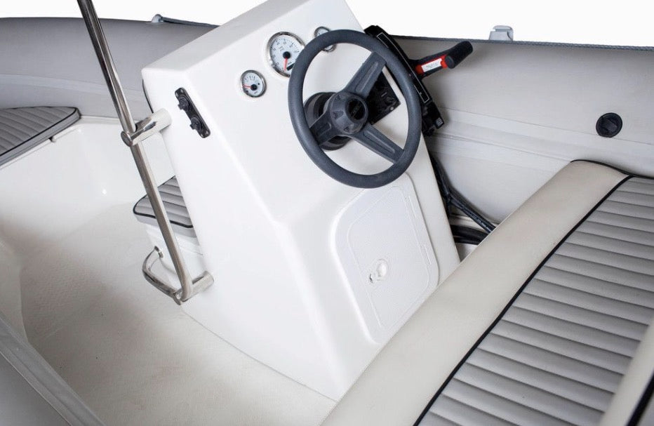 RIB Navigator boats 510F board